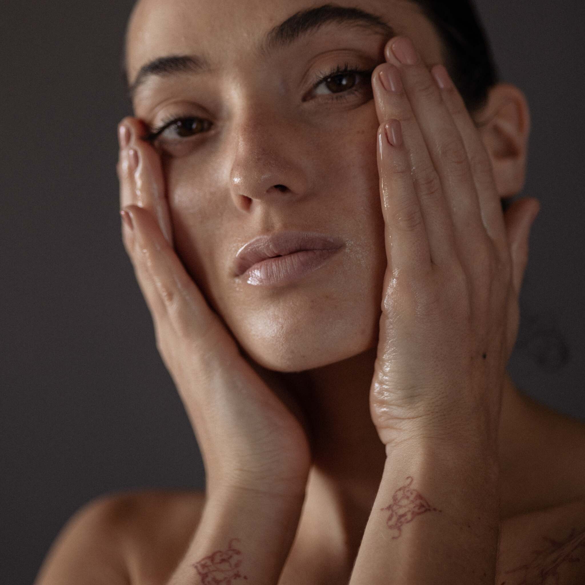 Radiant Cream and Cleansing Oil Set - Image 11