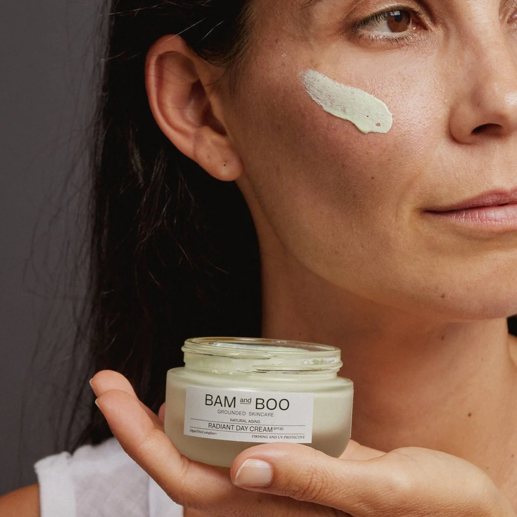 Radiant Cream and Cleansing Oil Set - Image 4